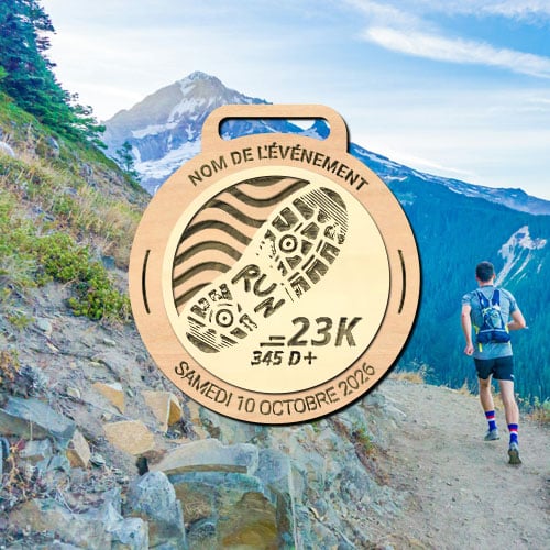 Médaille en bois trail personnalisable – Distance et dénivelé