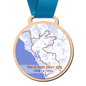 Médaille en bois avec tracé GPS d'un trail imprimé en couleur